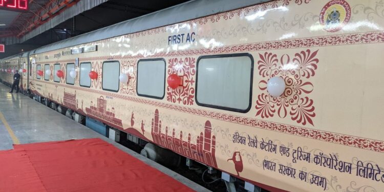 ‘रामायण सर्किट ट्रेन’ दिल्लीहून मार्गस्थ