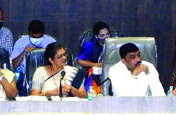 पाणी टंचाई आणि वाढीव पाणीपट्टीवरुन जिल्हा परिषदेची सभा गाजली