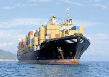 मालवाहू जहाजाच्या कप्तानावर गुन्हा दाखल