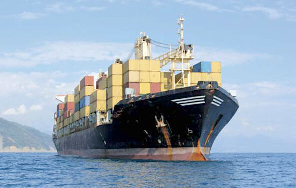 मालवाहू जहाजाच्या कप्तानावर गुन्हा दाखल