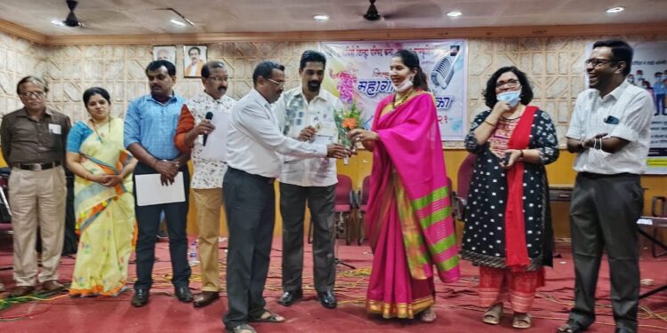 विजयकुमार जोशी ठरले महागायक