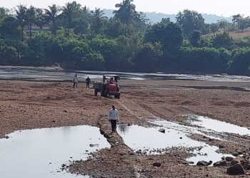 जगबुडी नदीपात्रात अवैध वाळू उत्खनन