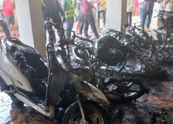 खोपोलीत इमारतीच्या पार्किंगला आग