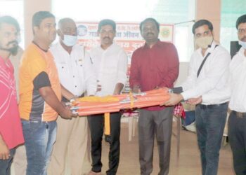 पोलादपूर, खेडच्या मृत्युंजय दूतांसाठी स्ट्रेचर वाटप