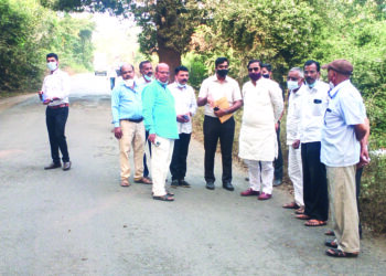 माणगाव-पुणे रस्त्यावर खड्डे