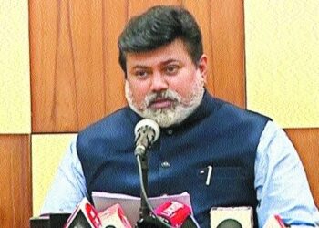 निवडणुकीतील विजयाचा गुलाल आघाडीचाच