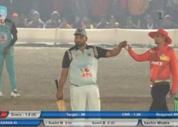 ए थ्री इलेव्हन संघाची उपांत्य फेरीत धडक