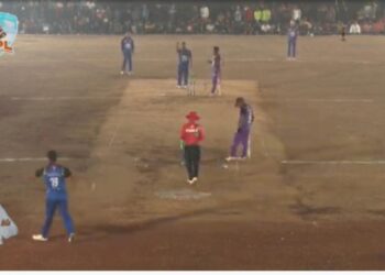 पहिल्याच ओव्हरमध्ये युवराज इलेव्हनच्या सन्मित्र म्हात्रेचे २ षटकार