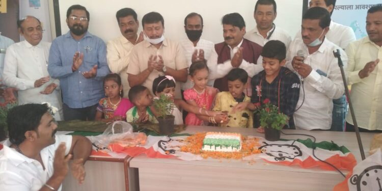 खा. शरद पवार यांच्या वाढदिवसानिमित्त चेंढरे सभागृहात नेत्र चिकित्सा शिबिराचे आयोजन