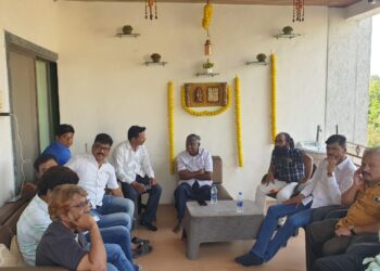 Election update @1.30: खालापूरमध्ये ५५ टक्के मतदान; आ. जयंत पाटील यांनी घेतली उमेदवारांची भेट