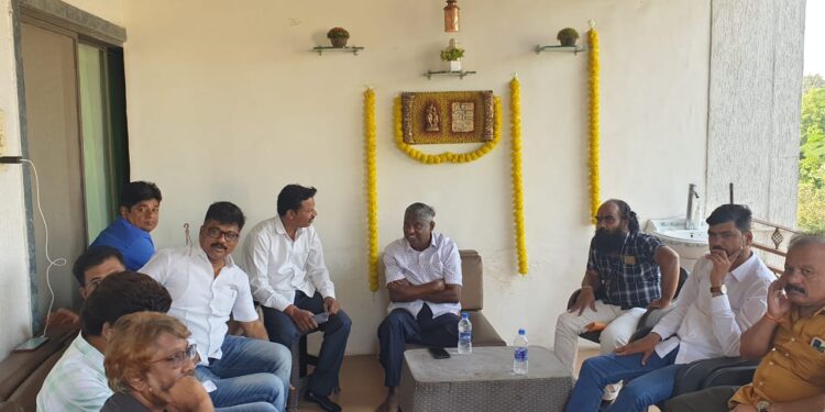 Election update @1.30: खालापूरमध्ये ५५ टक्के मतदान; आ. जयंत पाटील यांनी घेतली उमेदवारांची भेट