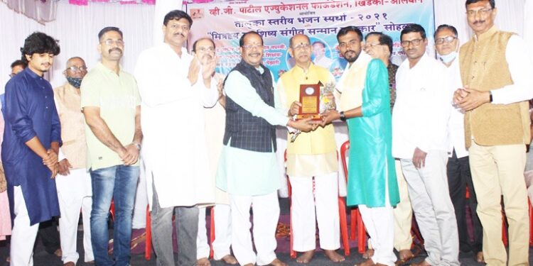 तालुकास्तरीय भजन स्पर्धेत ओम नाद ब्रम्ह प्रथम क्रमाकांचा मानकरी