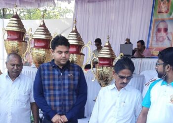 आवास तर्फे भव्य क्रिकेट स्पर्धा