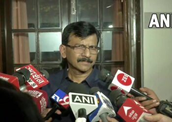 राज्यपाल फारच अभ्यासू – संजय राऊत