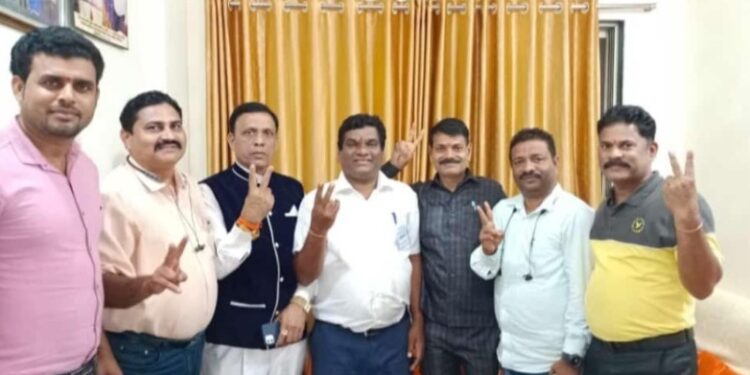 उरण पतपेढीच्या निवडणुकीत रमणिक म्हात्रे यांचा विजय