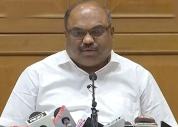 निलंबित झालेले कर्मचारी बडतर्फ होऊ शकतात