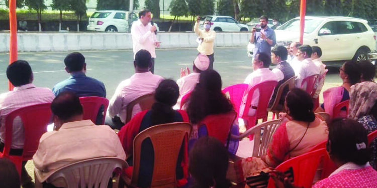 शिक्षकांच्या हक्कासाठी जेएनपीटीला धारेवर धरू : आ.बाळाराम पाटील