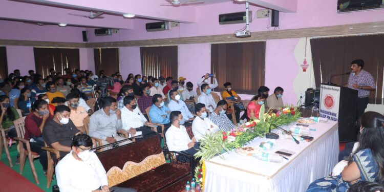 योग्य नियोजन करून गरुड झेप घ्या; जिल्हाधिकारी डॉ.कल्याणकर यांचे आवाहन