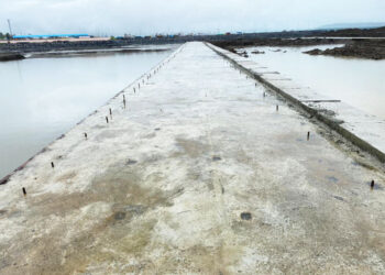 करंजा मच्छीमार बंदराचे काम निकृष्ट दर्जाचे; मच्छिमारांची चौकशीची मागणी