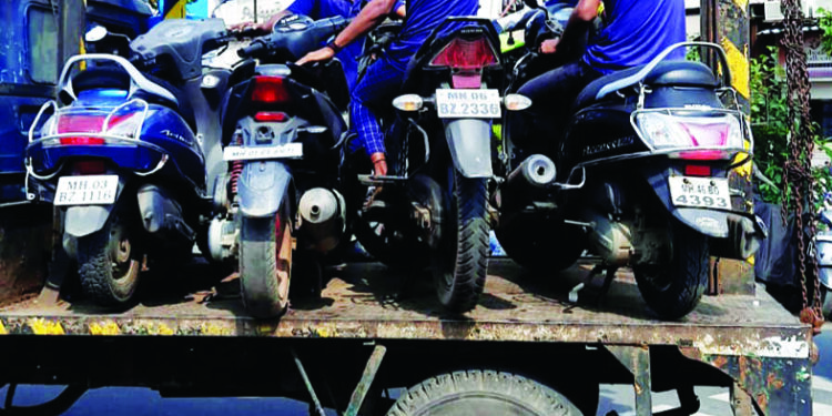 नवीन पनवेलमध्ये वाहनांवर कारवाई