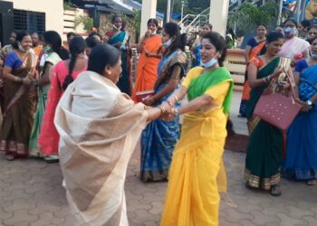 खोपोलीत ढोल ताशाच्या गजरात शक्ती कायद्याचे स्वागत