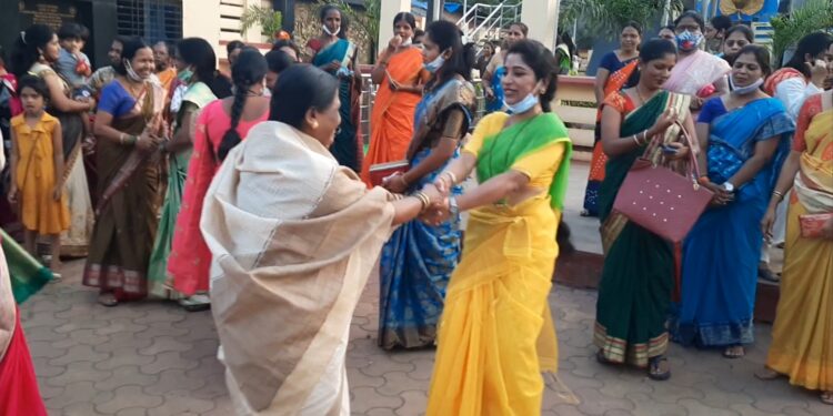 खोपोलीत ढोल ताशाच्या गजरात शक्ती कायद्याचे स्वागत