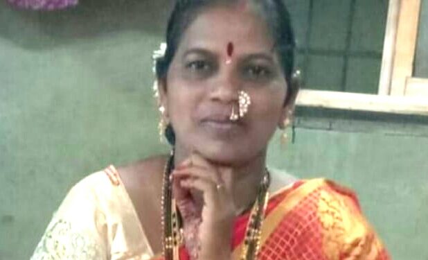 महिला सरपंचाची निर्घृण हत्या, आरोपीला शोधण्यासाठी पोलिसांच्या 10 टिम तैनात!