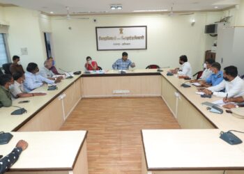 अनधिकृत मासेमारी रोखण्यासाठी बंदरांवर सीसीटीव्ही लावणार- जिल्हाधिकारी डॉ.महेंद्र कल्याणकर