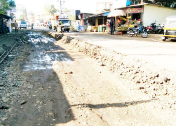 नेरळ-कळंब रस्ता अपूर्णावस्थेत