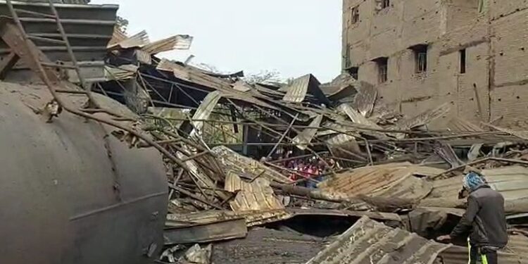 नूडल्स कारखान्यात बॉयलर फुटला