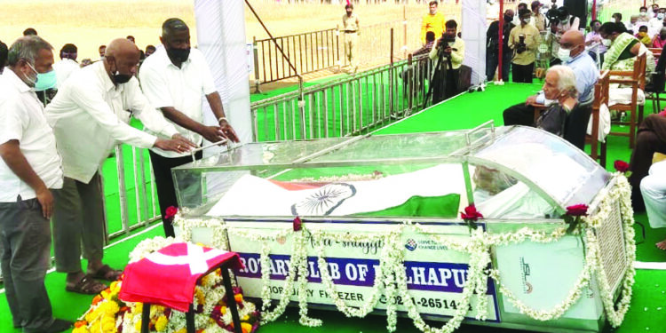 लालबावट्यात विसावले वादळ