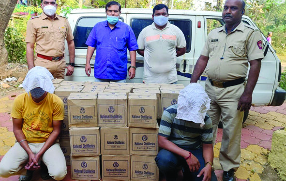 लोहारेत विदेशी मद्याचा साठा जप्त