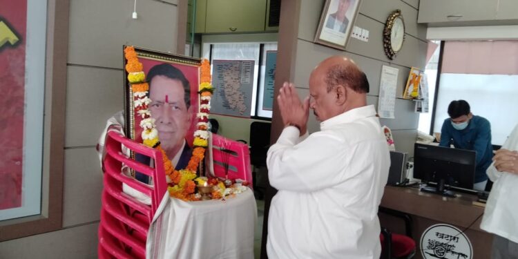 स्व. शंकर पाटील यांना अभिवादन