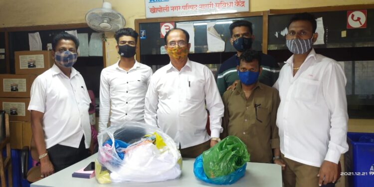 खोपोली नगरपरिषदेतर्फे कारवाईचा बडगा