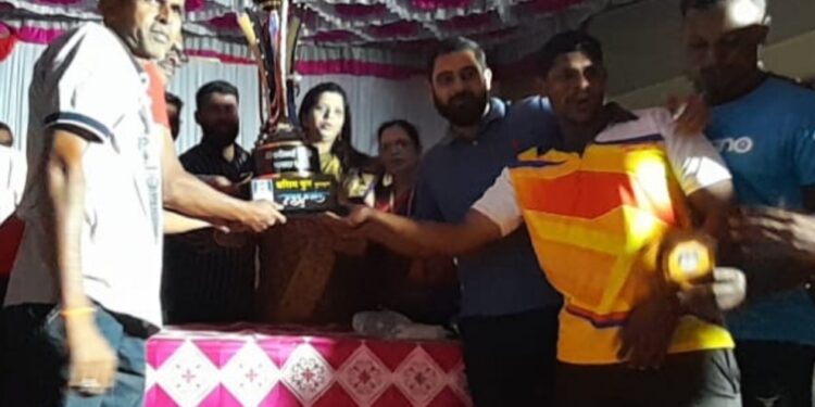 सोगाव क्रिकेट स्पर्धेत गावदेवी वायशेत संघ विजयी