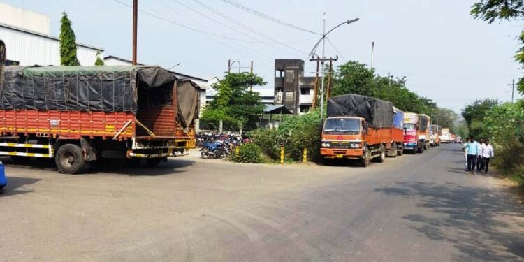 औद्योगिक क्षेत्रात वाहतूक नियोजनाचा अभाव