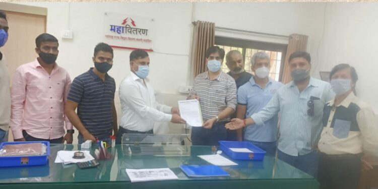 कामोठे कॉलनी फोरमची महावितरणावर धडक