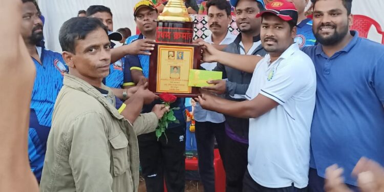 असिफ इलेव्हन पाली संघ ठरला डॉ. बाबासाहेब आंबेडकर क्रिकेट चषकाचा मानकरी