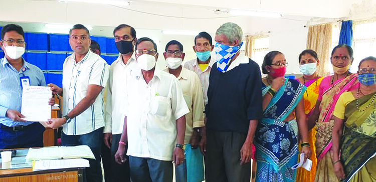 रिलायन्सविरोधात शेतकरी आक्रमक