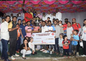 जय हनुमान क्रीडा चषकचा २०२२ मानकरी युवराज घरत इलेव्हन आलिशान सोगाव संघ