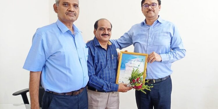 दिनेश पवार सेवानिवृत्त