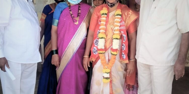 एकदरा ग्रामपंचायत सदस्यपदी मंगल झुजे