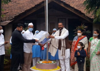 सावित्री माध्यमिक विद्यालयाला प्रिंटर भेट