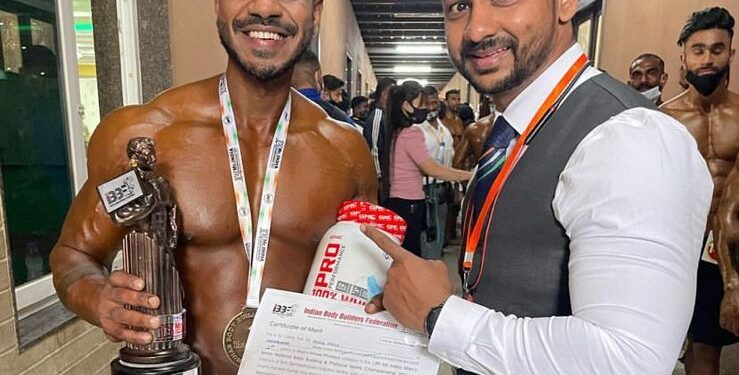 मिस्टर इंडिया स्पर्धेत आचल कडवेला सुवर्ण पदक