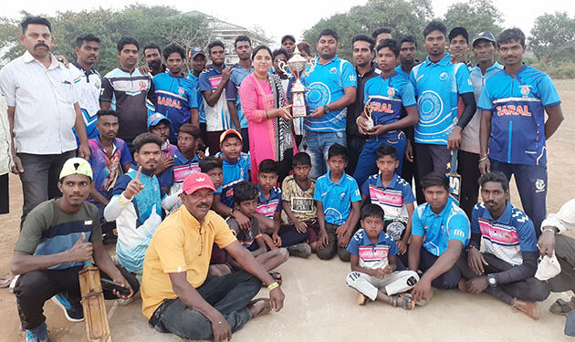 क्रिकेट स्पर्धेत सारळ आदिवासी संघ विजेता