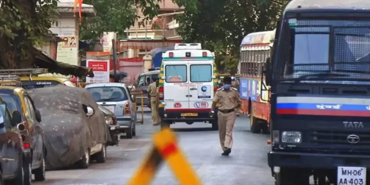 महाराष्ट्रातील ४० ते ४५ टक्के रुग्ण मुंबईत; महापौरांकडून मिनी लॉकडाऊनचा इशारा