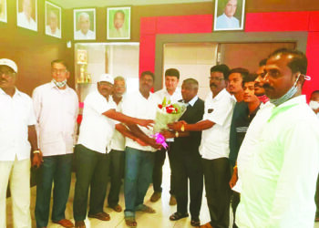 मोरे गावदेवी मंदिराची अभिलेखात नोंद करा