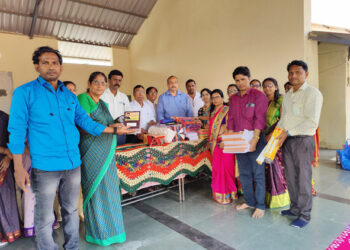 बौद्ध समाज युवा संघाकडून महिलांचा सावित्रीची लेक म्हणून गौरव