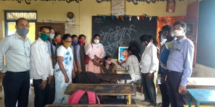 पेण तालुक्यात विद्यार्थी लसीकरणास प्रारंभ