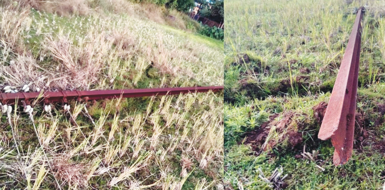 पावसाने महावितरणचा खांब कोसळला